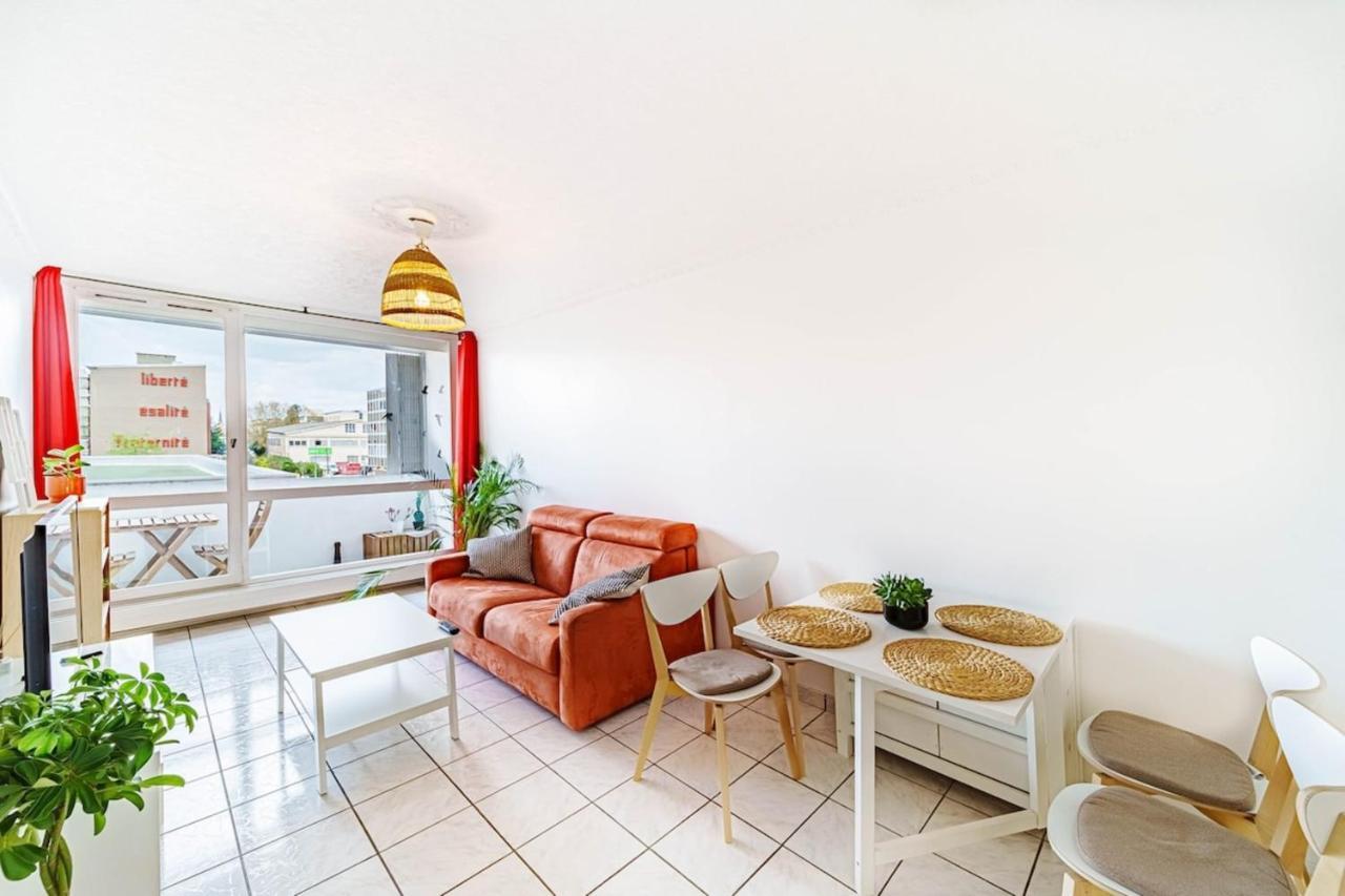 Atypical Apartment With Balcony & Interior Stairs Villeurbanne Exteriör bild