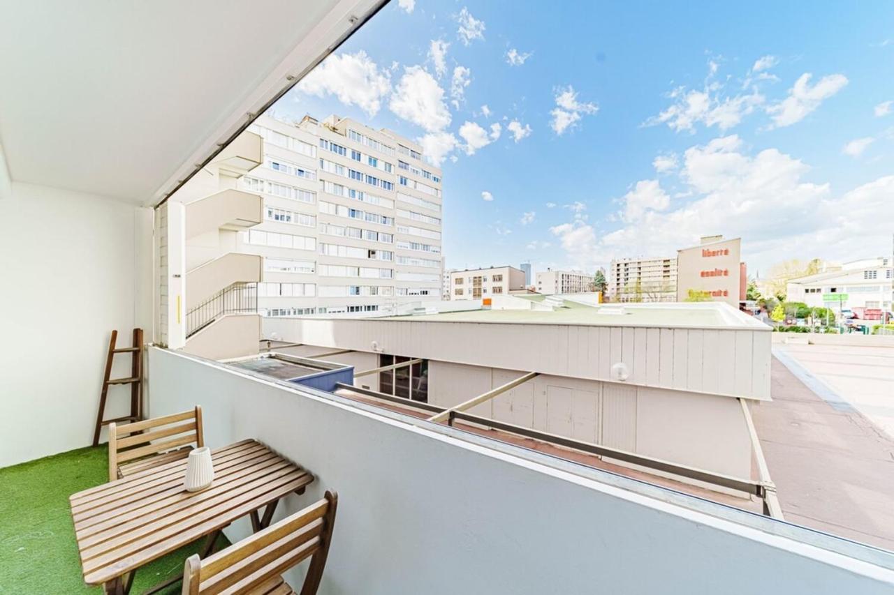Atypical Apartment With Balcony & Interior Stairs Villeurbanne Exteriör bild