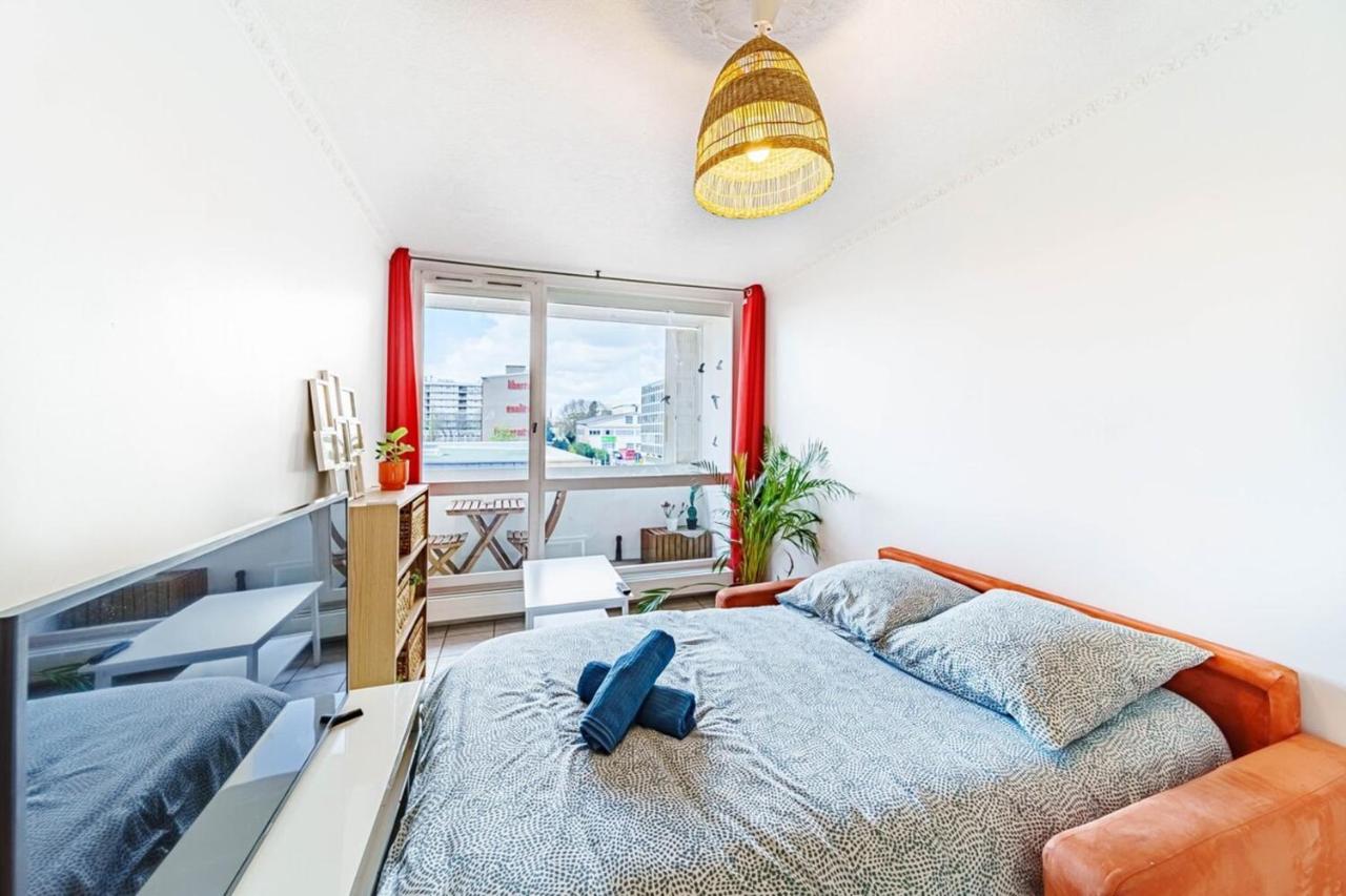 Atypical Apartment With Balcony & Interior Stairs Villeurbanne Exteriör bild